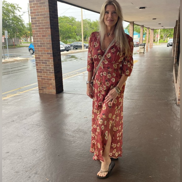 salt Dresses & Skirts - SALT ditzy empire waist bottom slits 3/4 sleeve 16 covered buttons medium